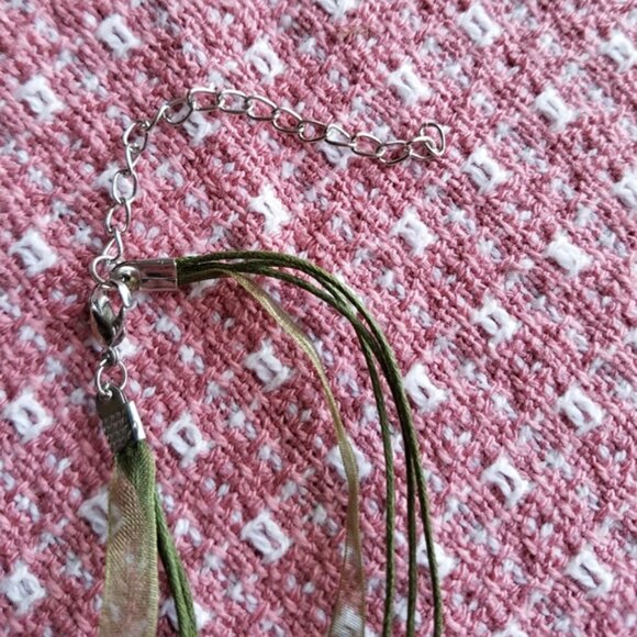 TWO ITEMS: Vintage Fashion Earrings & Necklace in Green - Picture 5 of 7